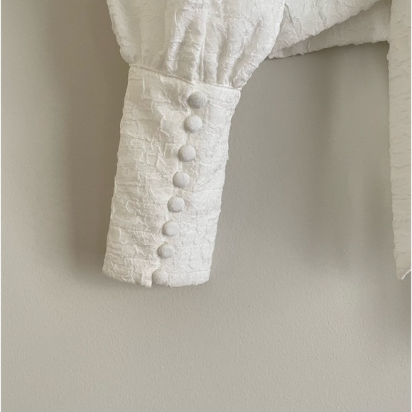 ATOIR Supernova Volume Sleeve High Neck Top - Picture 11 of 11